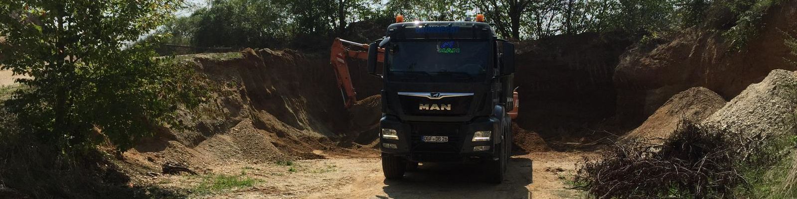 LKW in der Kiesgrube